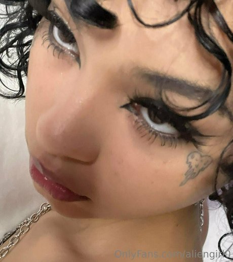 aliengirl0 pornstar high quality pictures