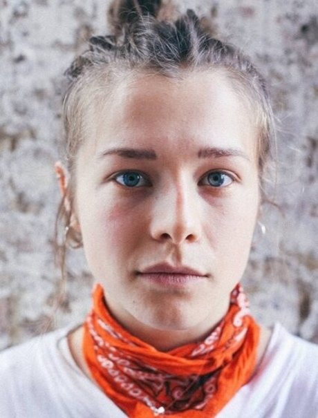 Emma D arcy art model pictures