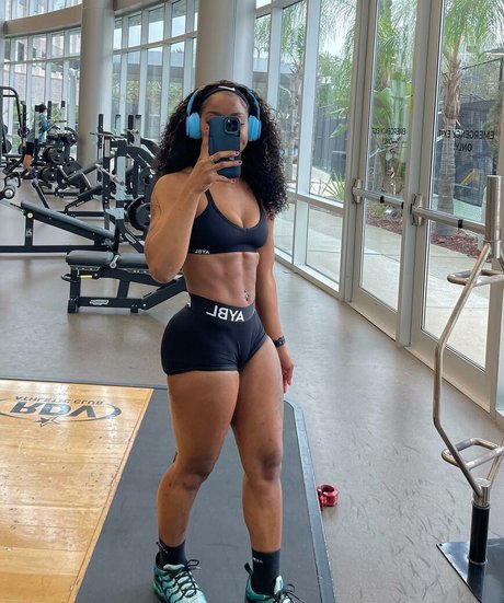 geegee flawless star exclusive images