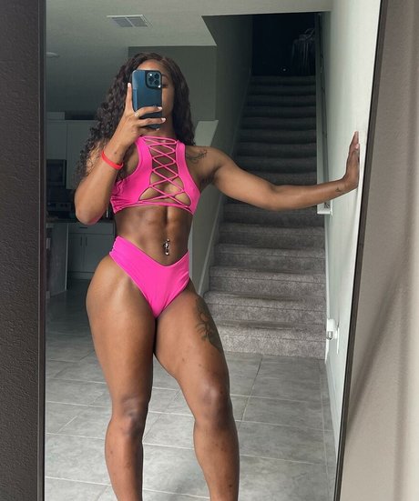 geegee flawless model best pic