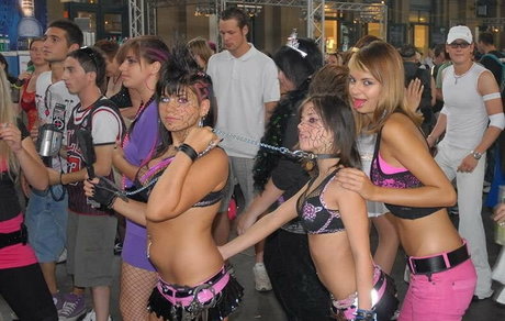 Gogo Stripper model xxx pictures
