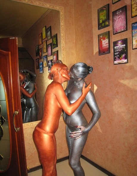 Gogo Stripper exclusive model pics