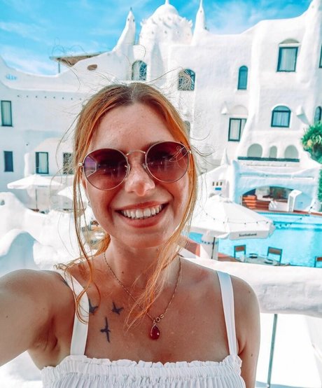 Ana Lara exclusive actress photos