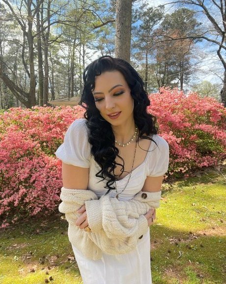 urbabysadie erotic actress pics