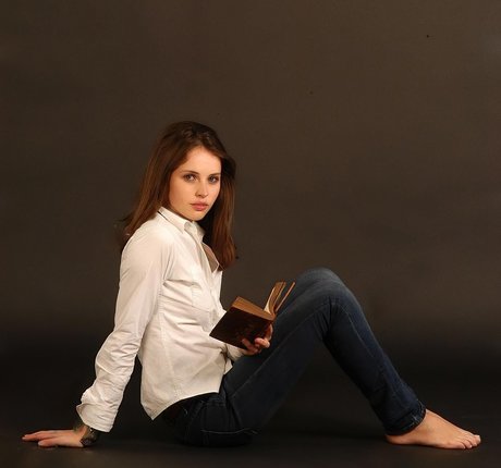 Felicity Jones star galleries