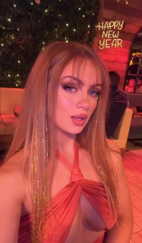 Maisie Smith porn model galleries