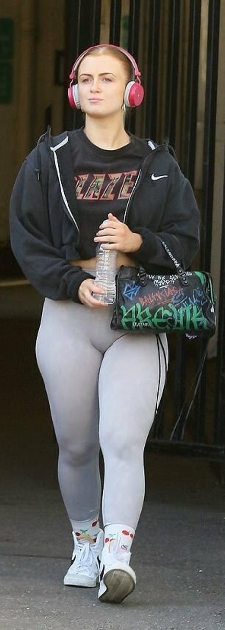 Maisie Smith pornstar erotic galleries