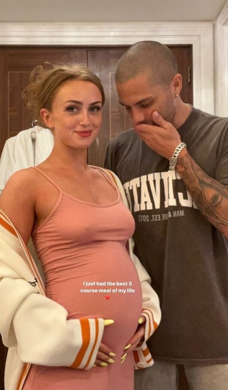 Maisie Smith porn actress photo