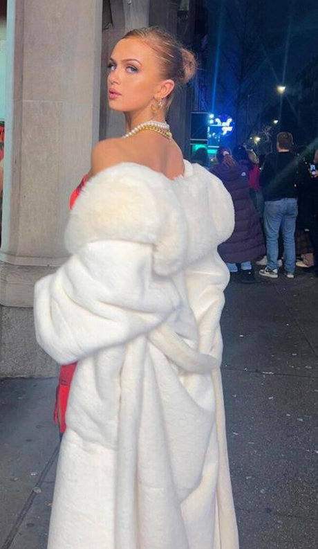 Maisie Smith star perfect photo