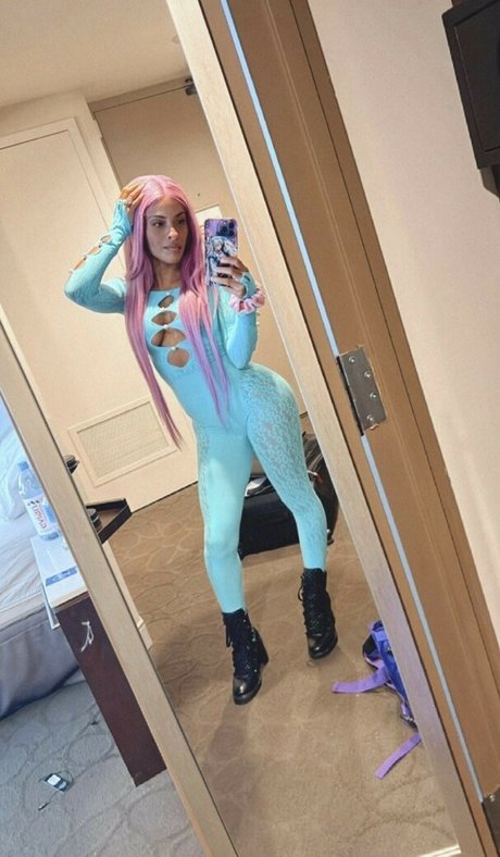 Zelina Vega nice star photo