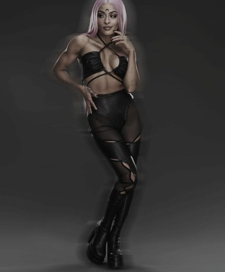 Zelina Vega nude pornstar pictures