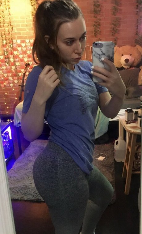 Ayytrae pretty model gallery