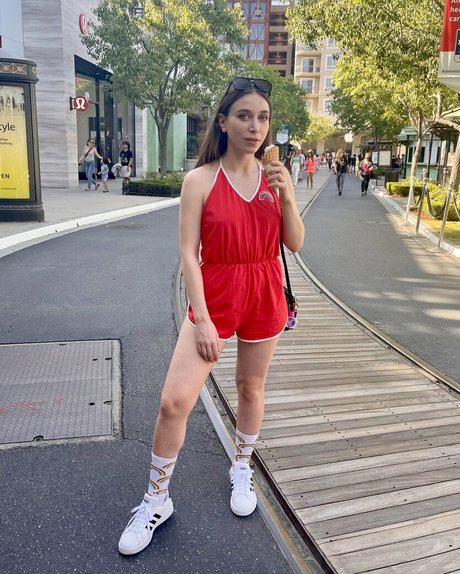 Ayytrae model free pics