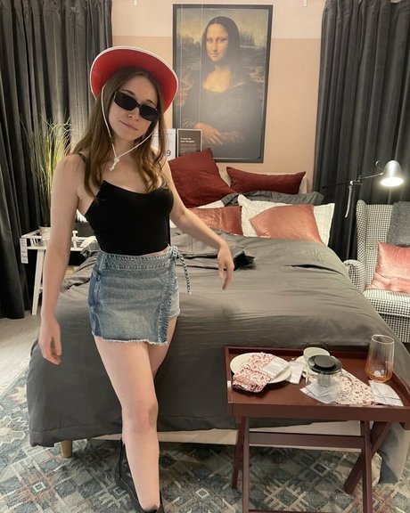 Ayytrae star picture