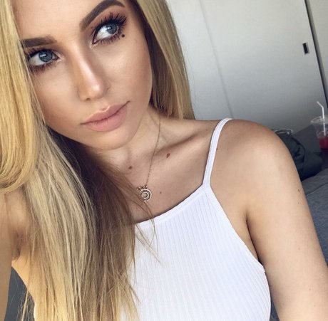 Emerome porn star img