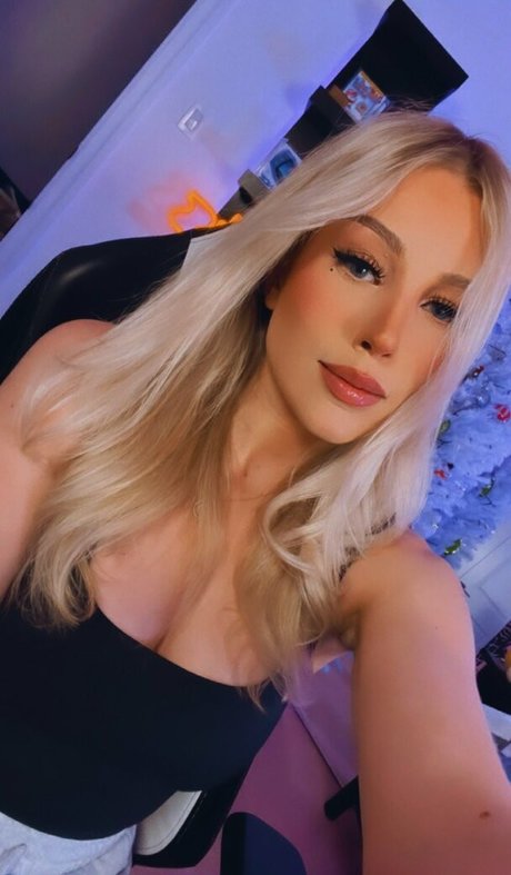 Emerome pornstar nudes photo