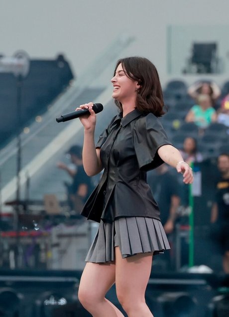 Gracie Abrams star adult gallery