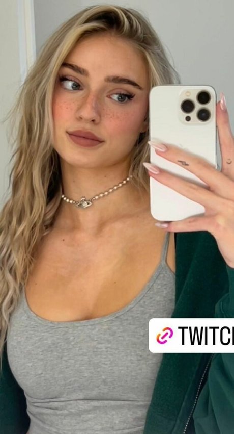 HoneyPuu pornstar exclusive picture