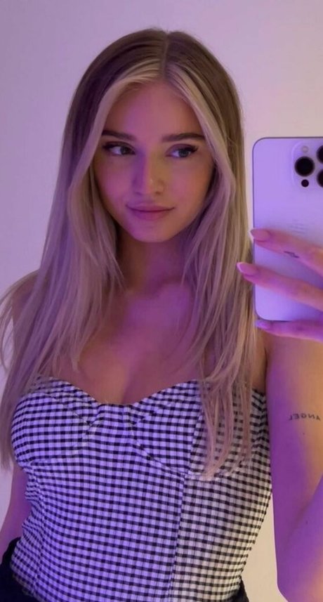 HoneyPuu nudes actress picture