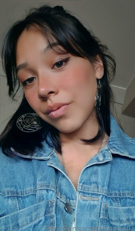 raecalu high quality model photo