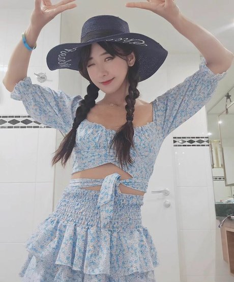 jinnytty exclusive model galleries