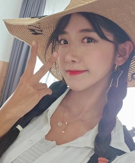 jinnytty pornstar hd pics