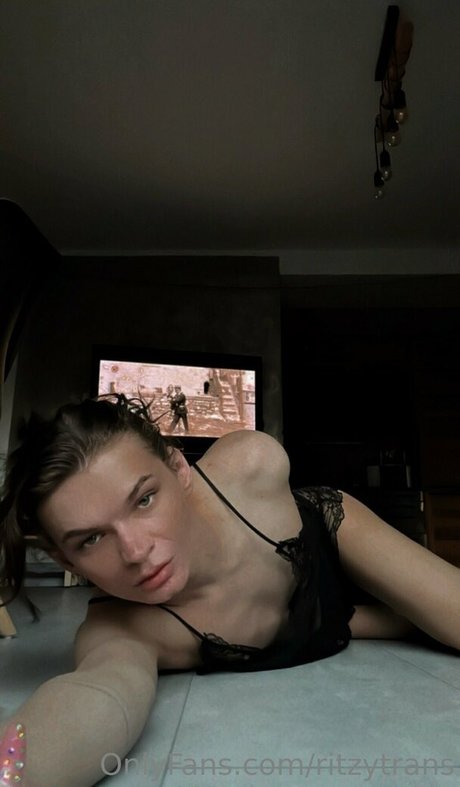 ritzytrans model nude pics