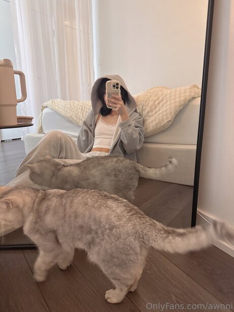 awnni hot star images