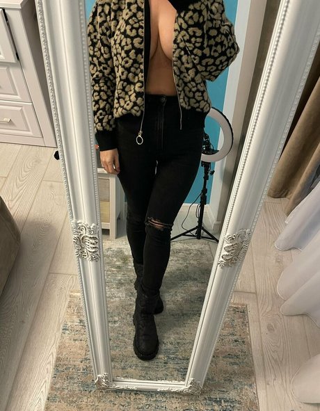 ella mommy Profile pic