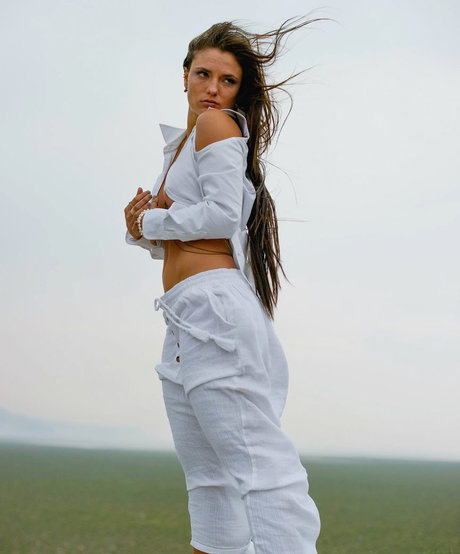 Jade Chynoweth model hot img
