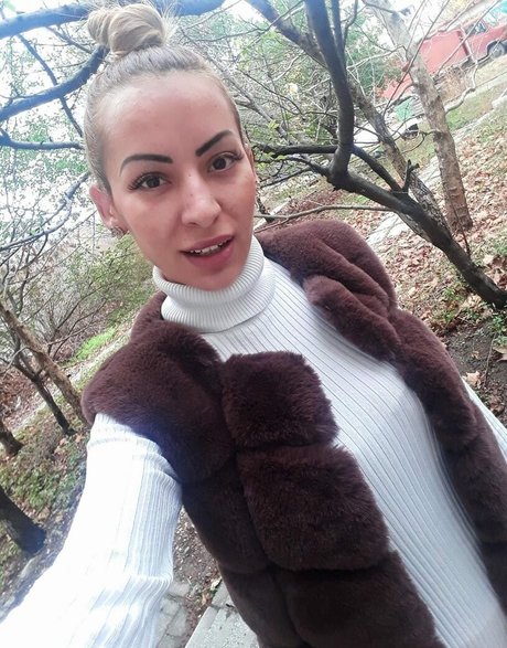 Marinela Adalbertova perfect star picture