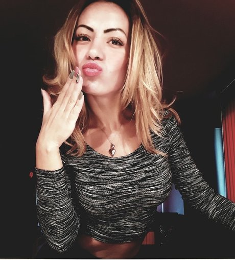 Marinela Adalbertova pornstar nude images