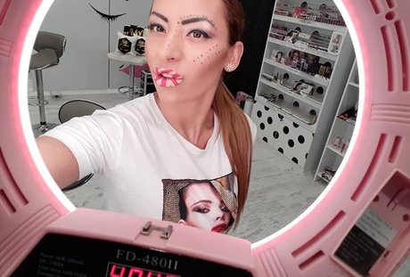 Marinela Adalbertova pornstar adult photo