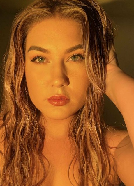 Honeypaige pornographic actress img