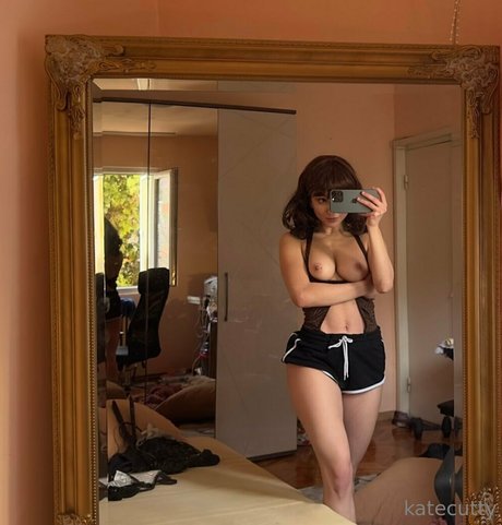 Cuttykate hot actress photos