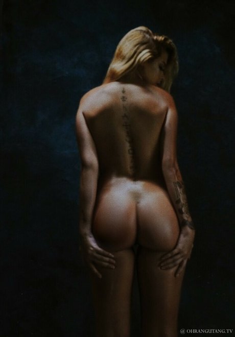 itsgrecia model exclusive image