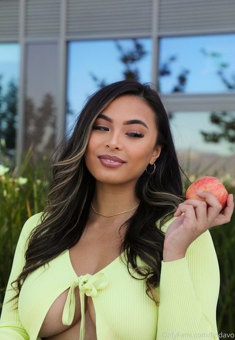 lindavo star pornographic gallery