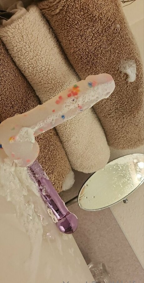 yourl3wdwaifu pornographic actress photo