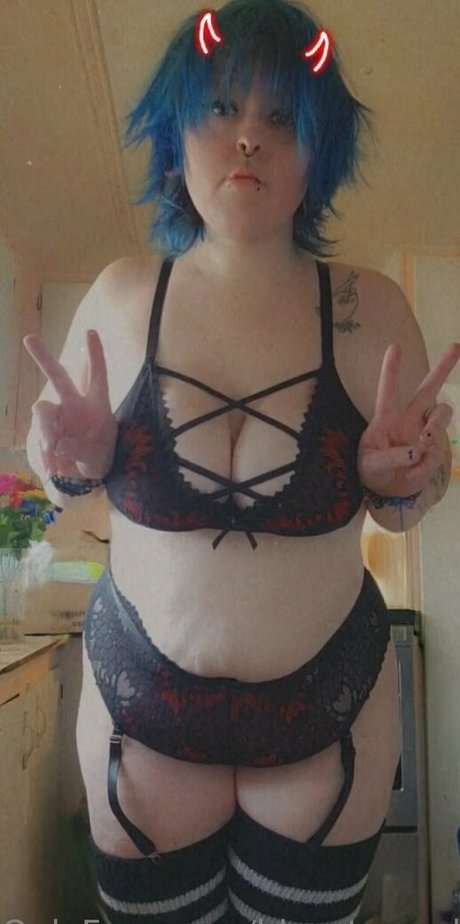 lilbbwstoner model sexy images