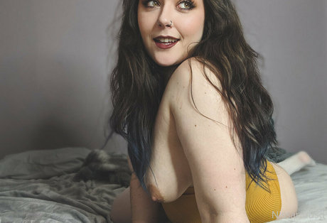 nissariousd erotic model img