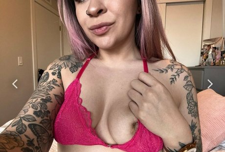 Jellibby nude pornstar gallery