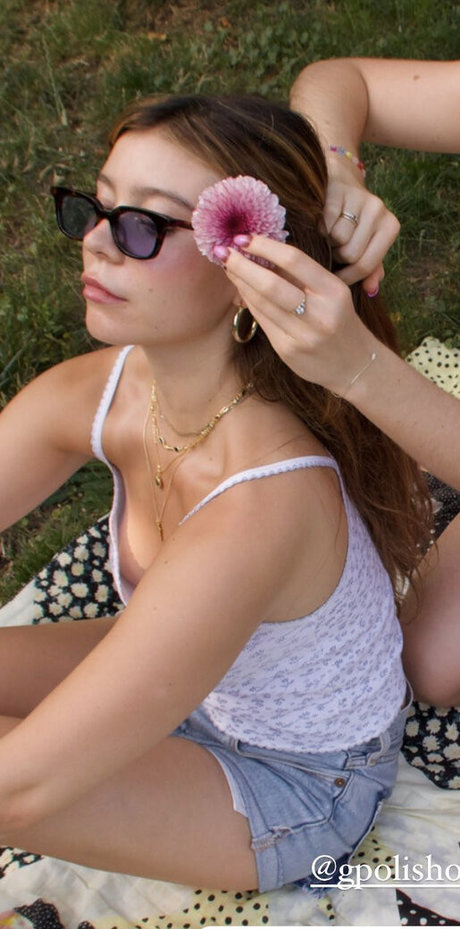 Genevieve Hannelius pretty pornstar gallery