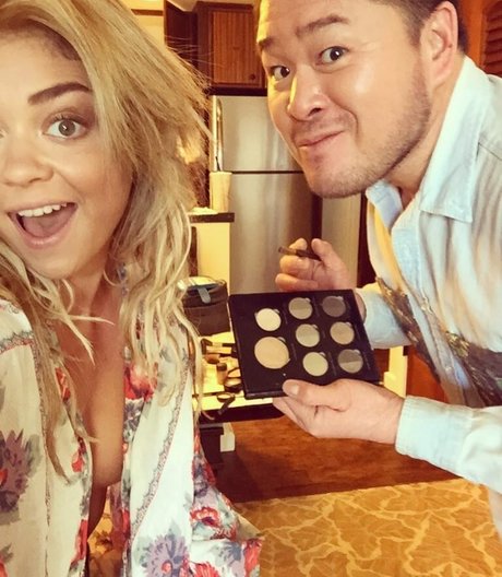 Sarah Hyland erotic star photos