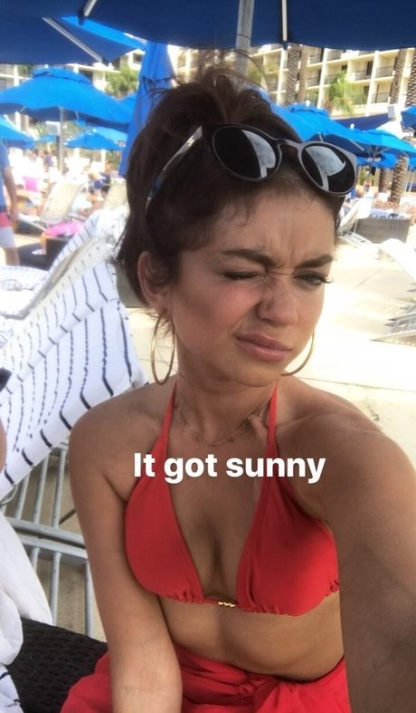 Sarah Hyland pornographic model photo