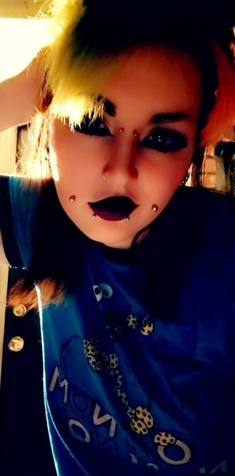 monsterbun42 model art pics