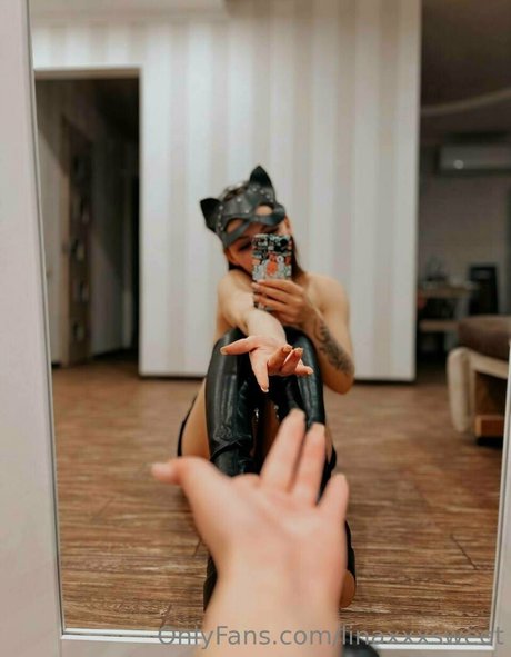 linaxxxsweet high quality actress photo