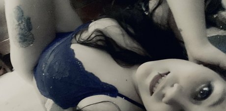 niabugs actress pictures