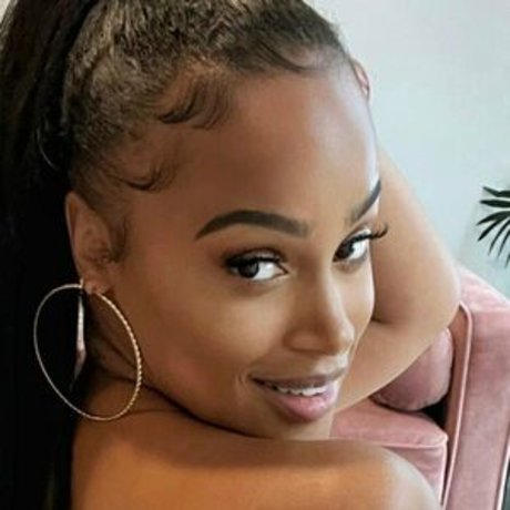 dayumyumsauce perfect model pic