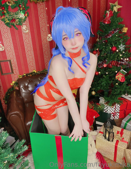 fuyukimika model hot image