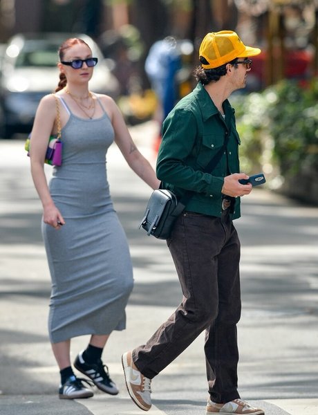 Sophie Turner exclusive model pics